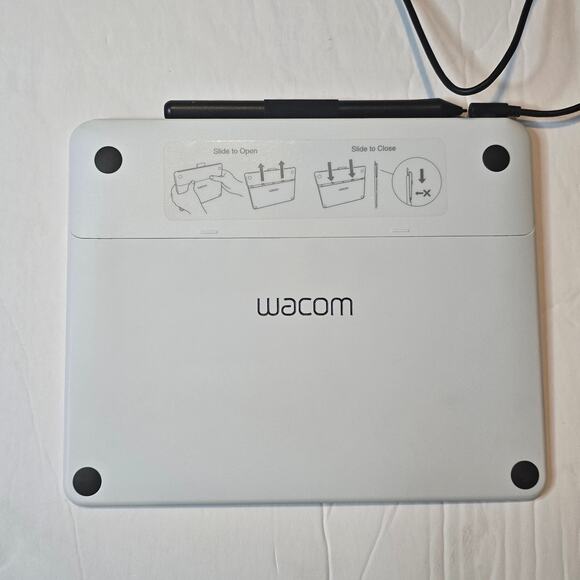 Wacom Intuos Draw CTL-490 Pen Tablet Digital Art Drawing Painting Black White - Picture 4 of 9